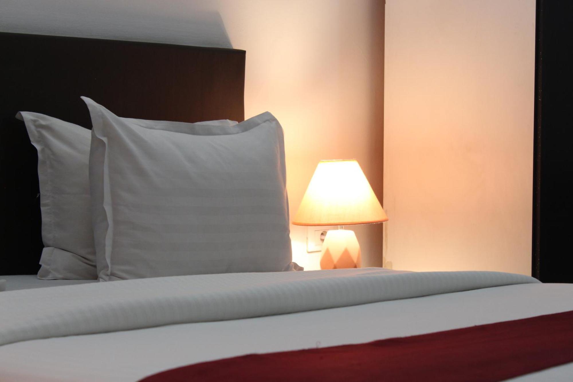 Hotel Belle Vie Кіншаса Екстер'єр фото